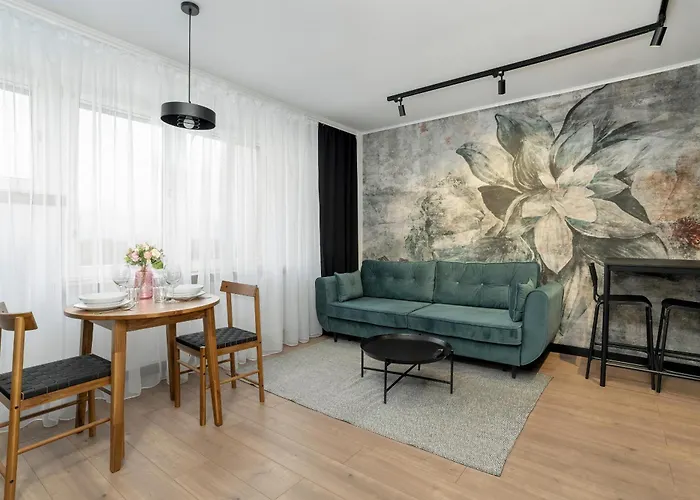 Spacious In A Quiet Area Of By Renters アパート *