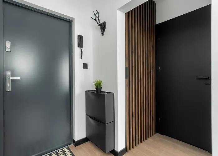 Spacious In A Quiet Area Of By Renters