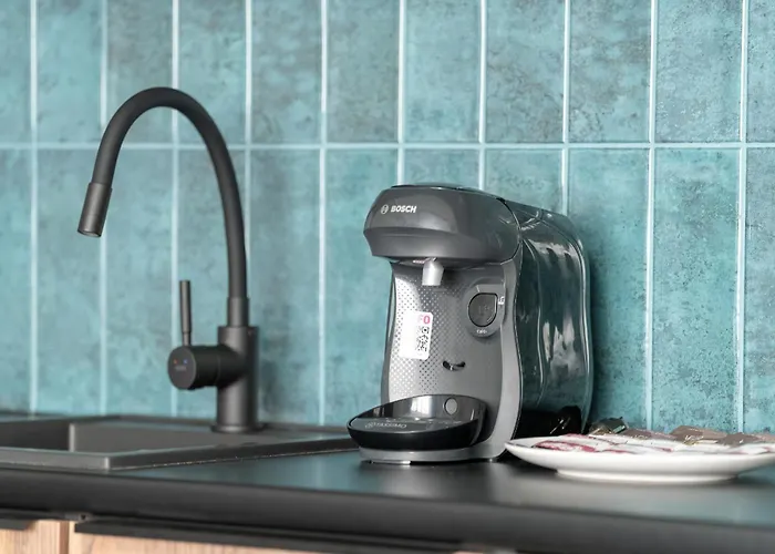 Spacious In A Quiet Area Of By Renters アパート *