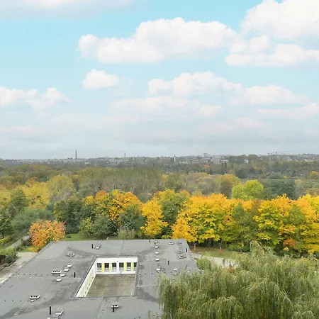 Spacious In A Quiet Area Of By Renters Apartman Poznań