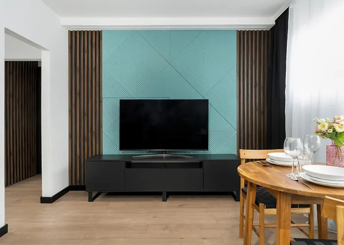 Spacious In A Quiet Area Of By Renters Daire Poznan