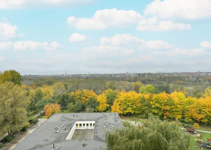 Spacious In A Quiet Area Of By Renters Apartman Poznań